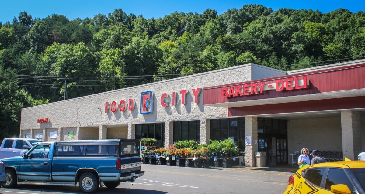 Cleeman Realty arranges the 4,675,000 offmarket sale of a Food City